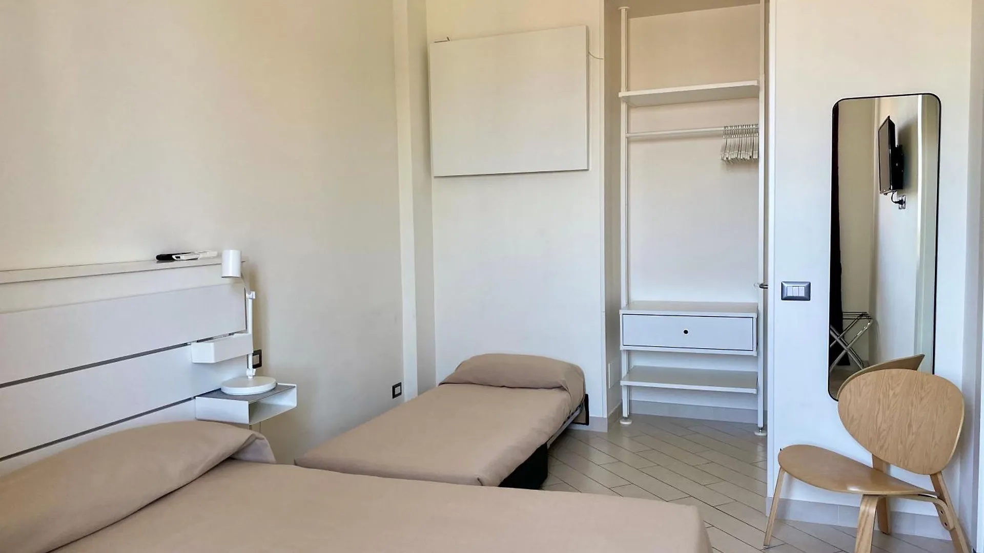 Domustyche Guest House Rome Italy